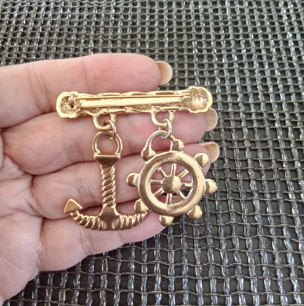 Gold-tone Nautical Brooch Pin - Picture 3 of 3
